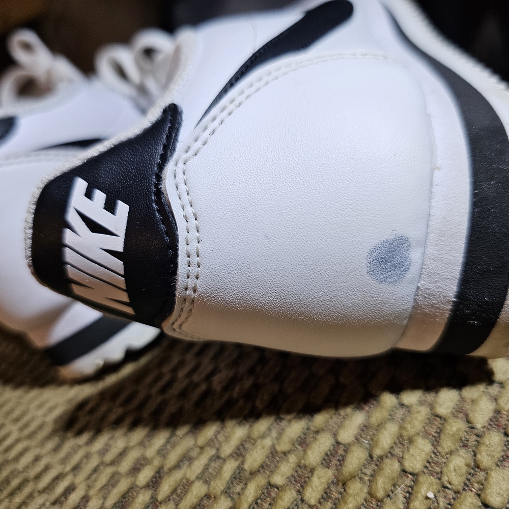 Nike White Sneakers with Black Accents - Picture 8 of 8
